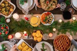 Cena de Nochevieja 2025: Qué comida y bebida no puede faltar en tu mesa para tener suerte